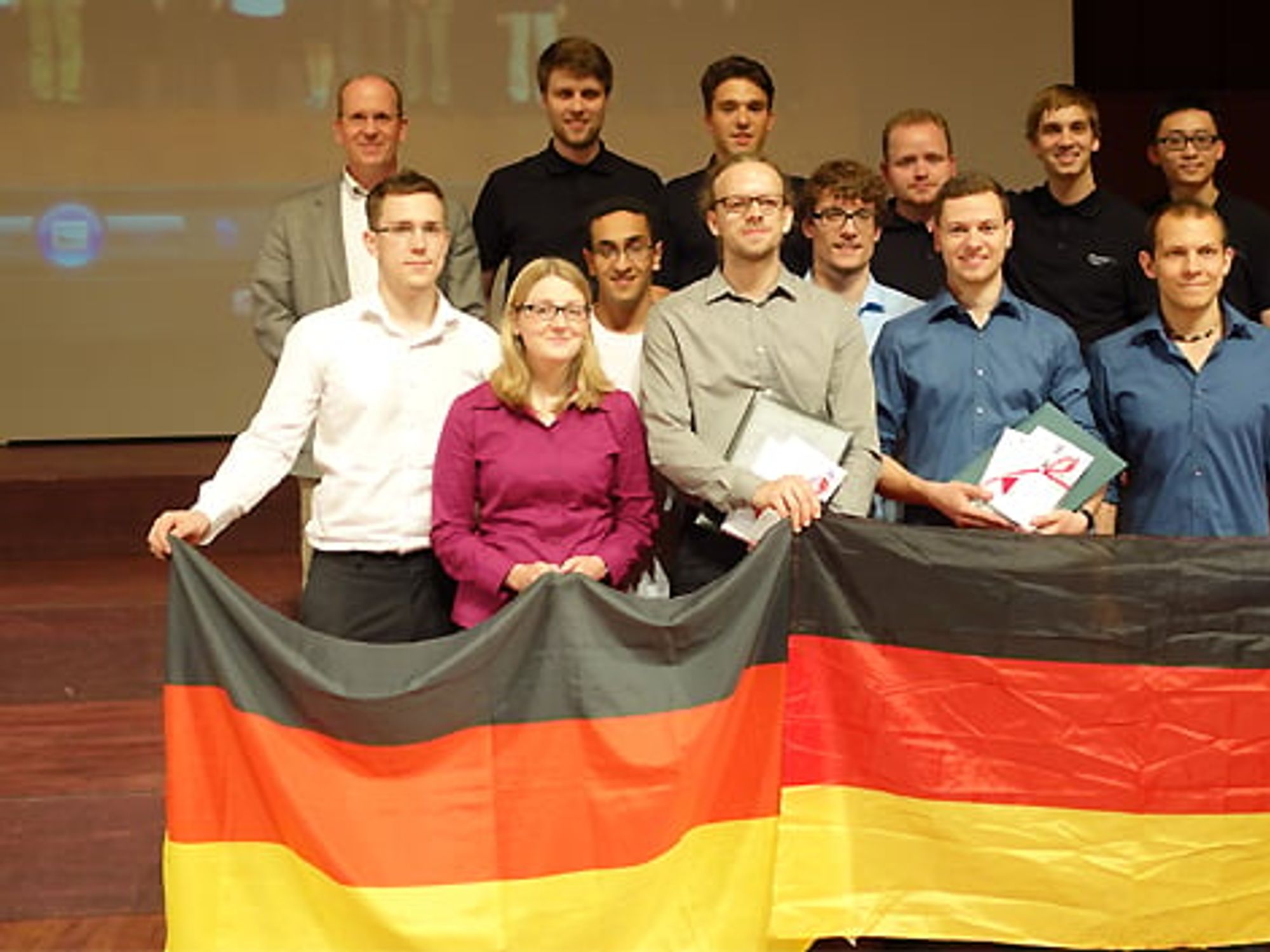 Deutsche Teams beim iCan-Wettbewerb 2014 in Japan