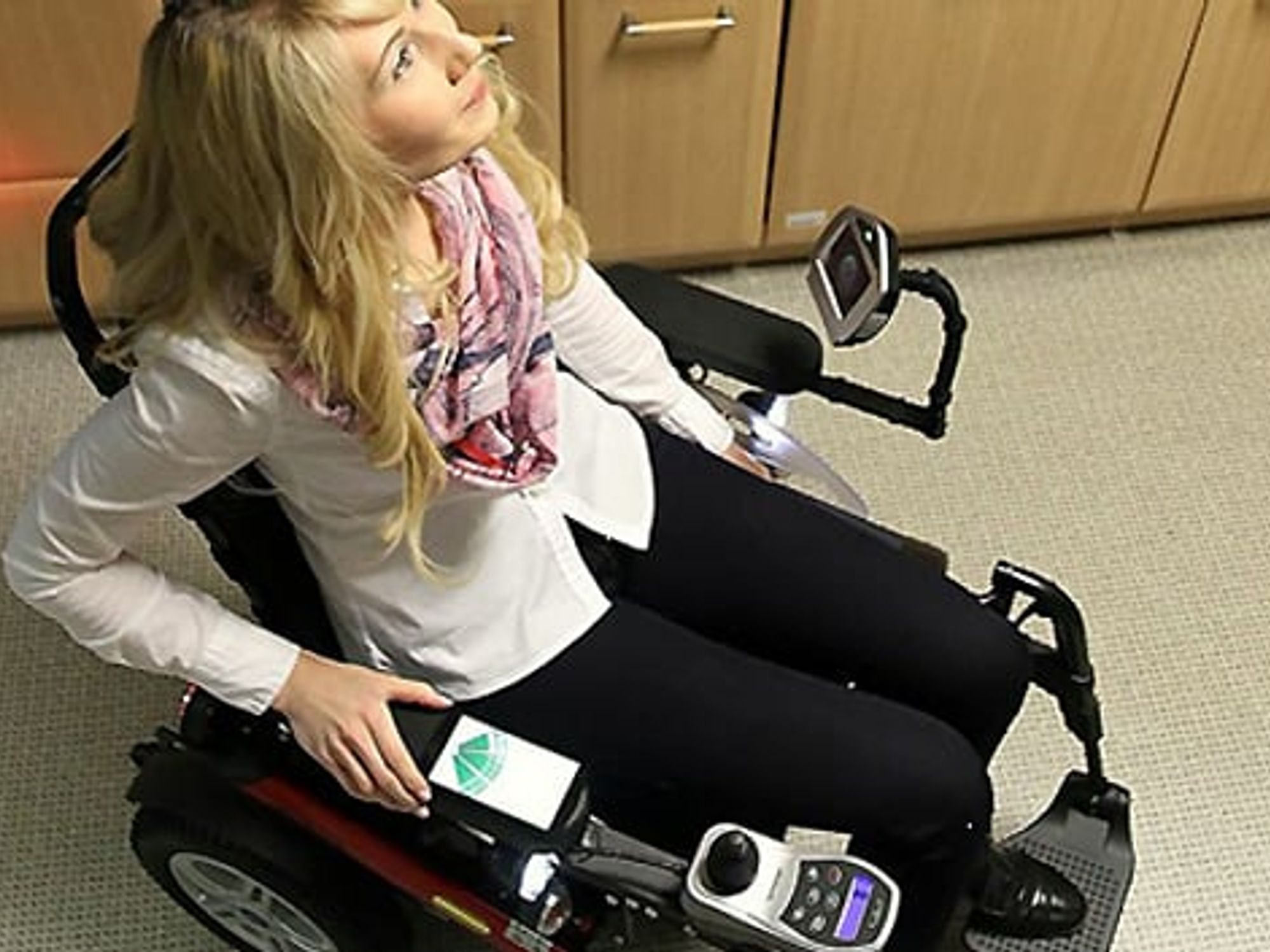 Elektrorollstuhl B500 von Otto Bock Mobility Solutions im Einsatz in der Küche Elektrorollstuhl B500 von Otto Bock Mobility Solutions im Einsatz in der Küche