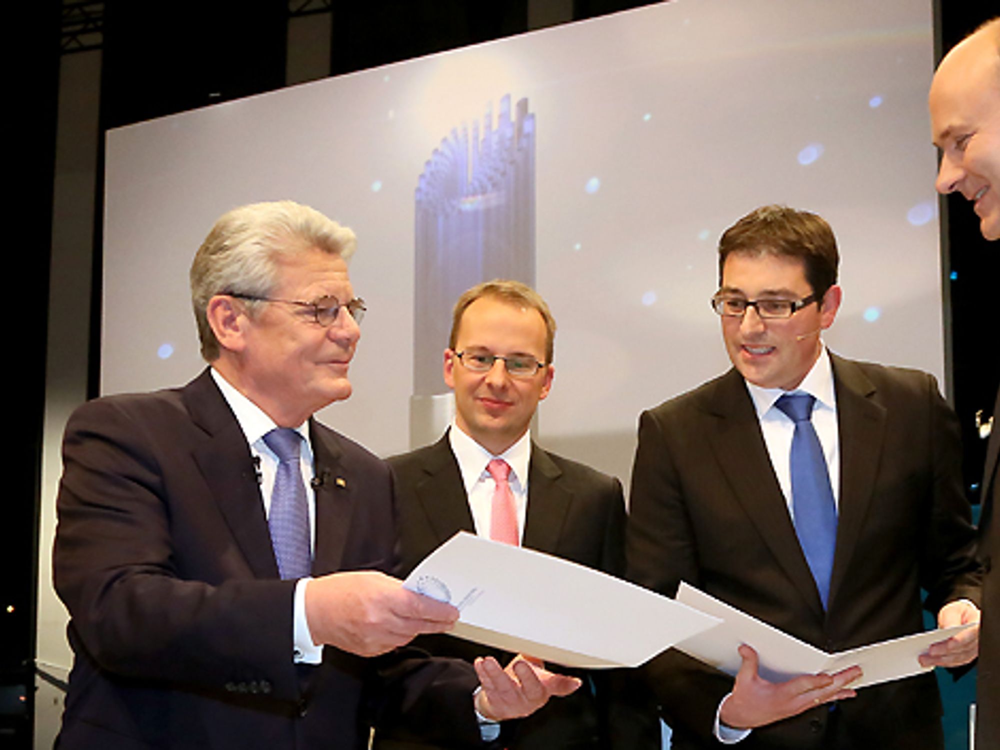 Joachim Gauck zeichnet die Preisträger aus