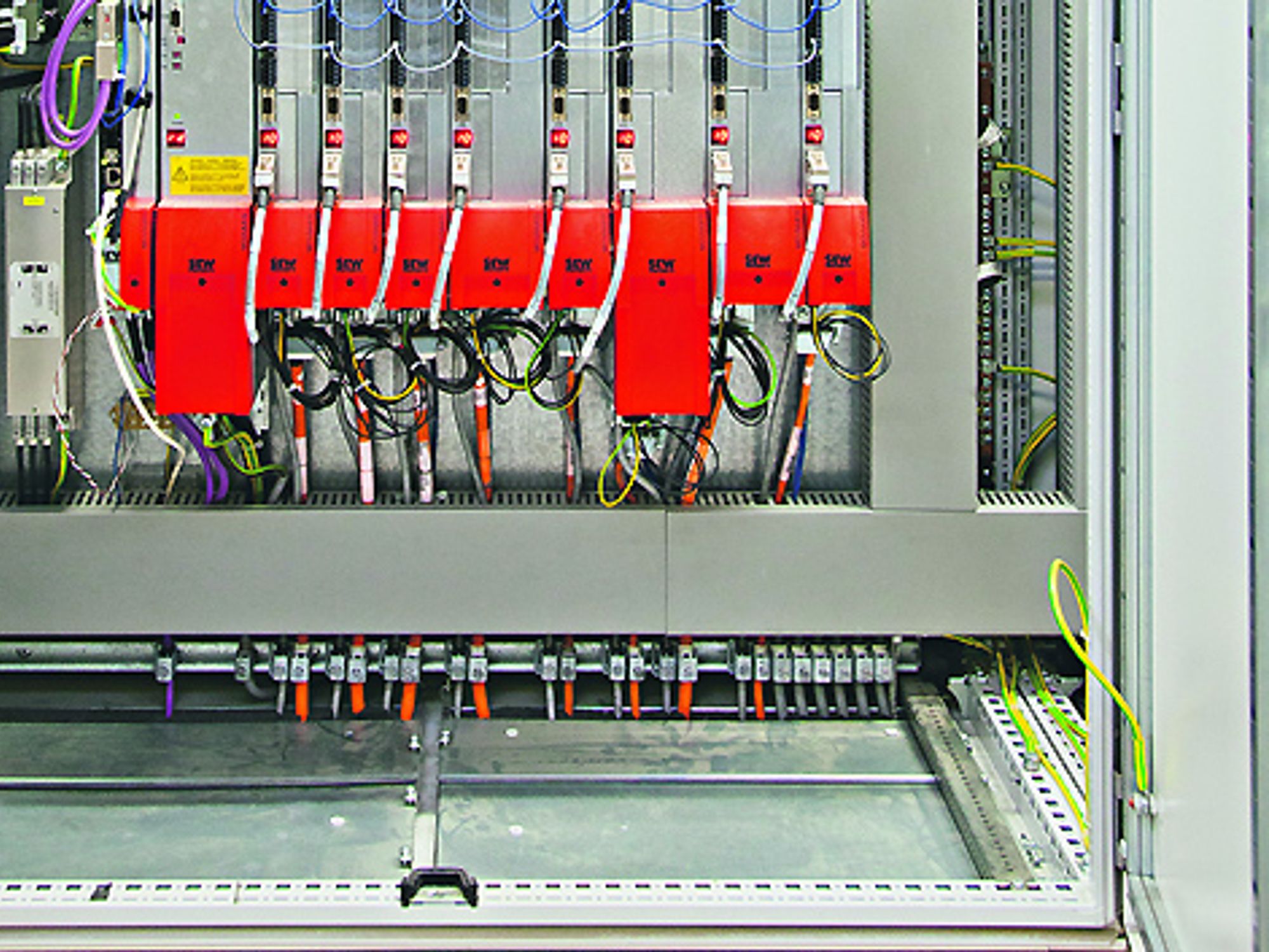 Mehrachsservoregler in der gesamten Verpackungslinie, SEW 