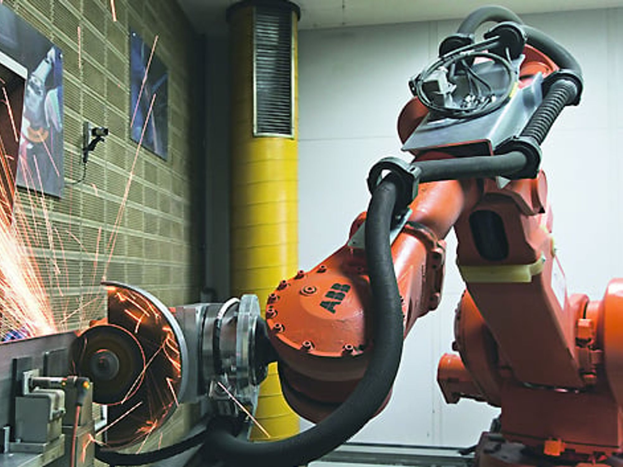 Roboter mit Funktionspaket Force Control von ABB Roboter mit Funktionspaket Force Control von ABB