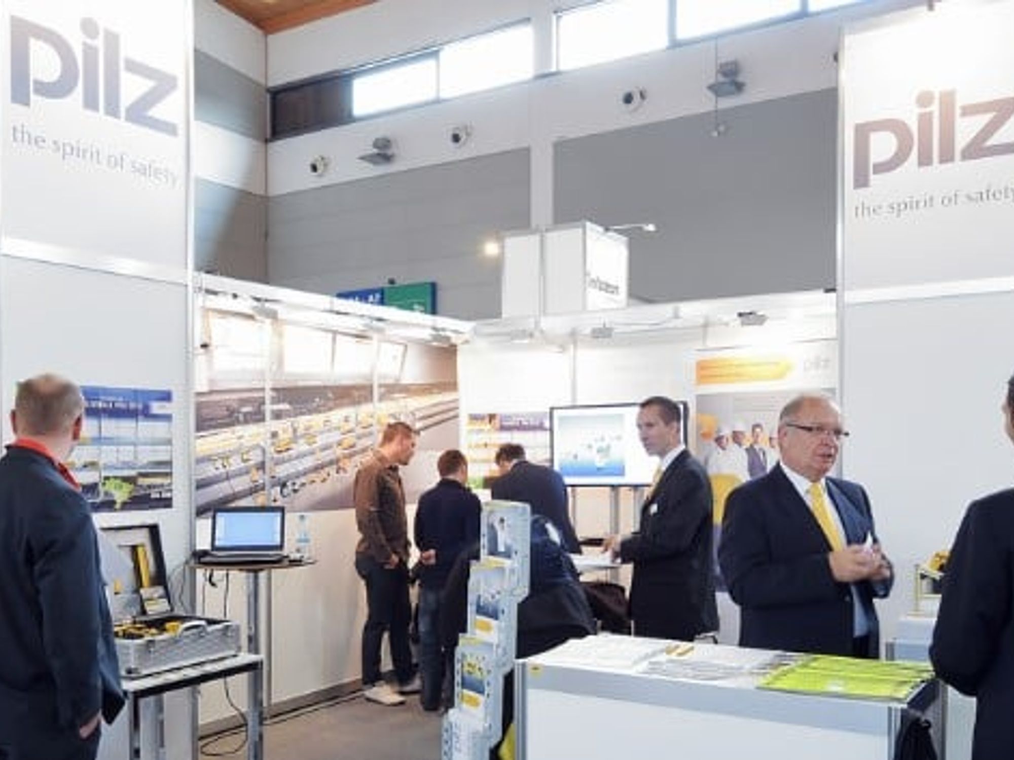 Der Messestand von Pilz auf der All About Automation Friedrichshafen Der Messestand von Pilz auf der All About Automation Friedrichshafen