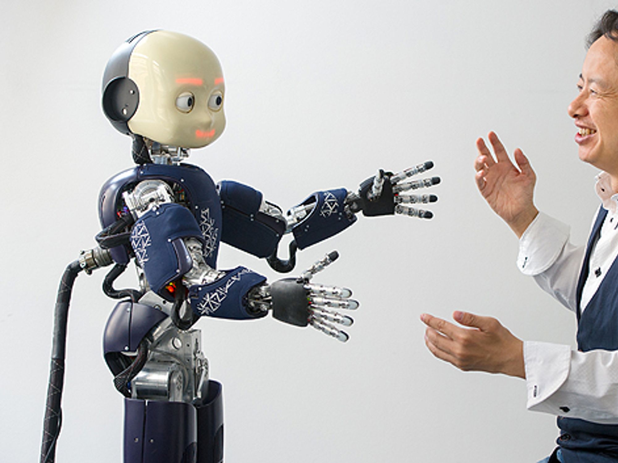 Prof. Gordon Cheng leitet das Institut für Kognitive Systeme, Technische Universität München. Die Inspiration für das Projekt »Walk again« und somit für die Sensorhaut resultierte aus einer Zusammenarbeit Chengs mit Prof. Nicolelis aus dem Jahr 2008. Prof. Gordon Cheng leitet das Institut für Kognitive Systeme, Technische Universität München. Die Inspiration für das Projekt »Walk again« und somit für die Sensorhaut resultierte aus einer Zusammenarbeit Chengs mit Prof. Nicolelis aus dem Jahr 2008.