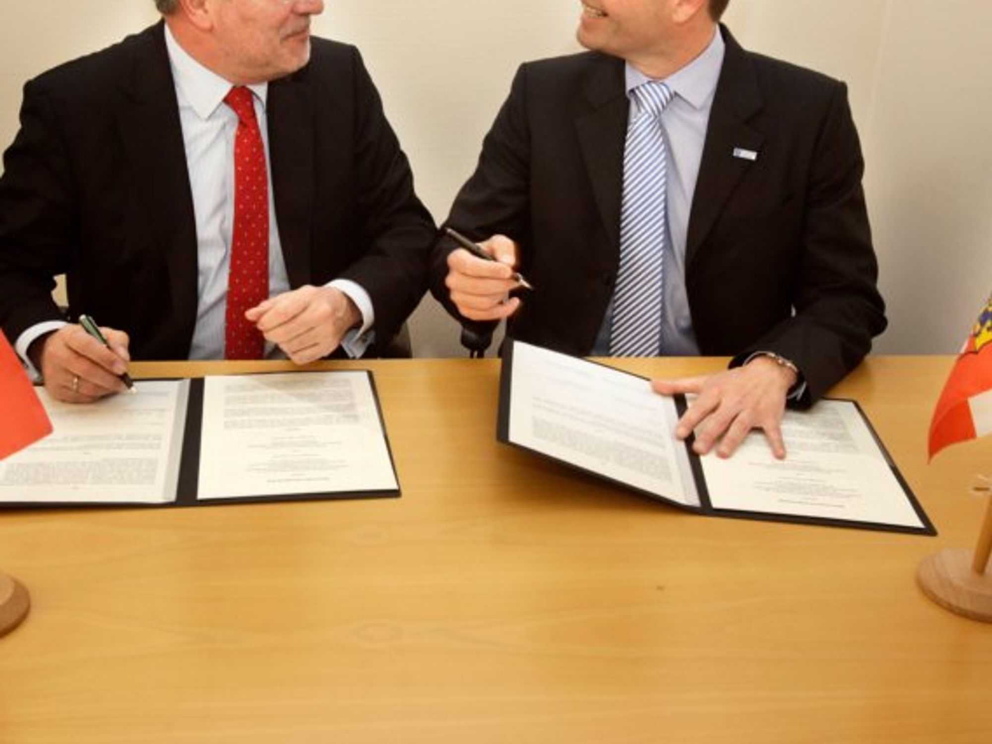 Bernd Aufderheide (links), Hamburg Messe und Congress, und Peter Becker, Messe Husum und Congress Bernd Aufderheide (links), Hamburg Messe und Congress, und Peter Becker, Messe Husum und Congress