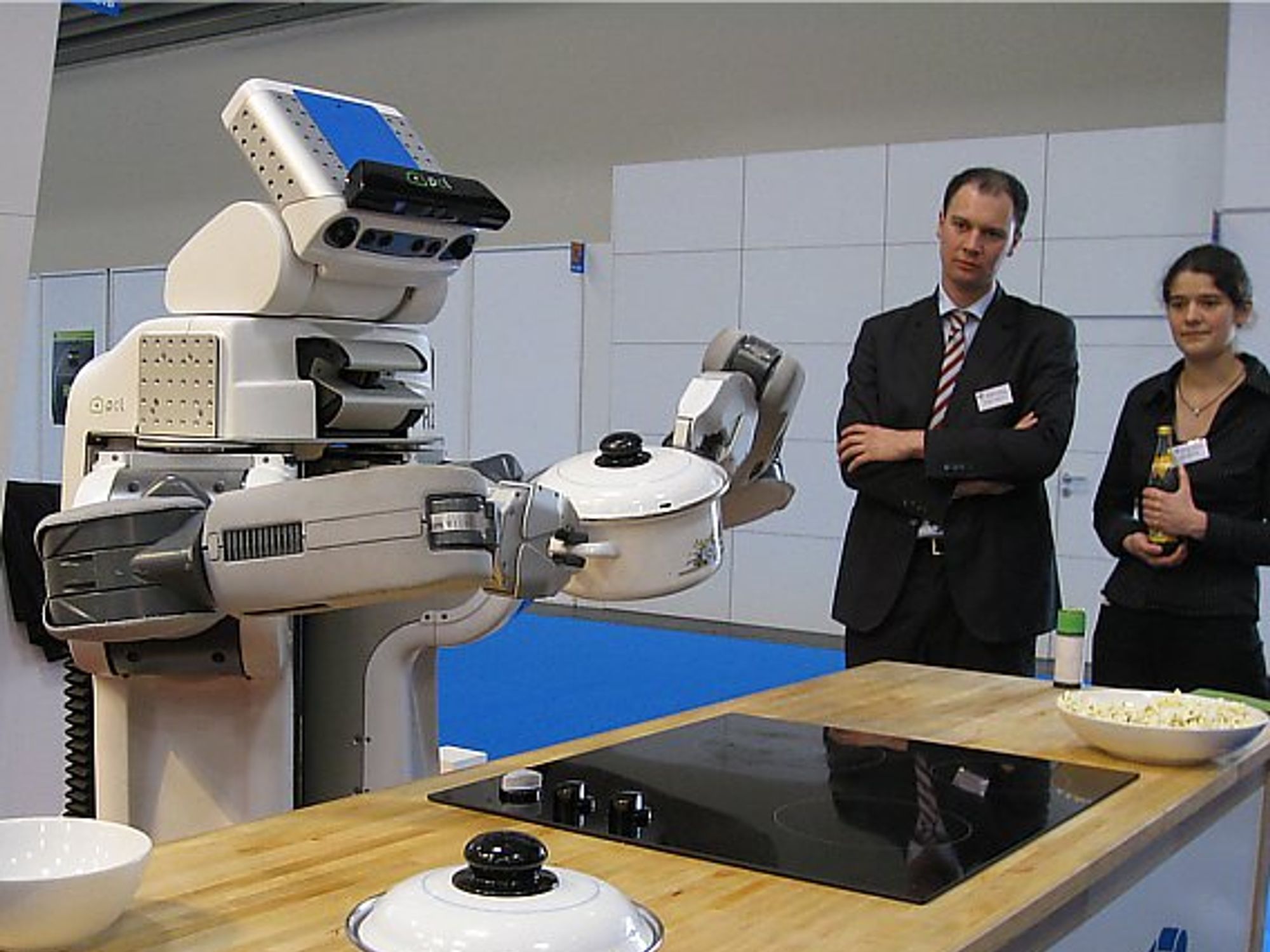 Automatica 2012 Roboter als Küchenhelfer Automatica 2012 Roboter als Küchenhelfer