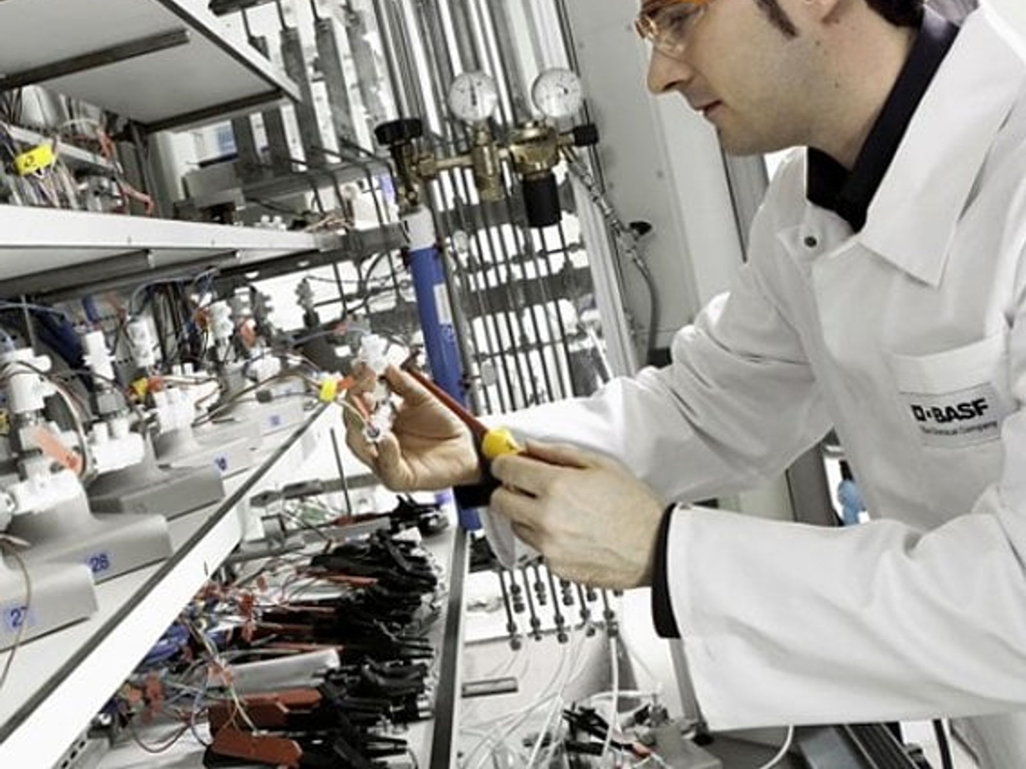 BASF, Fertigung von Li Ion Batterien BASF, Fertigung von Li Ion Batterien