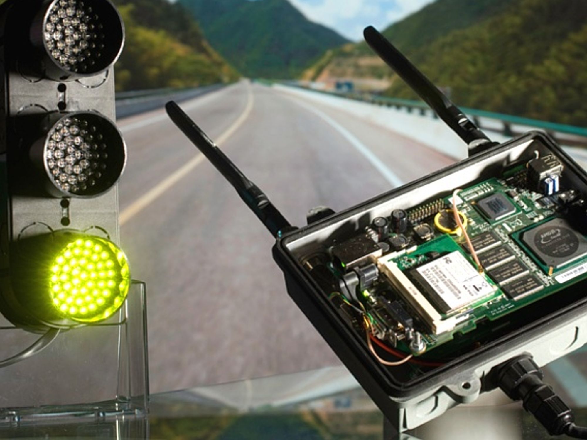 Fraunhofer ESK, Car-to-X-Kommunikation (C2X,) Fraunhofer ESK, Car-to-X-Kommunikation (C2X,)