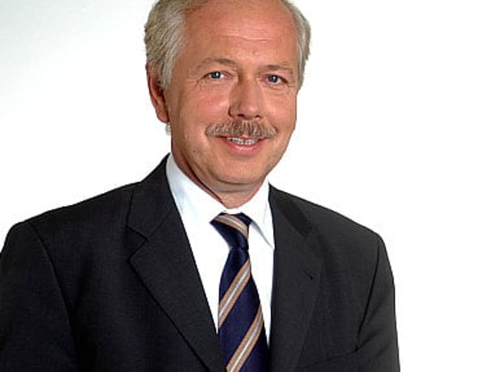 Dr. Hannes Hesse Dr. Hannes Hesse