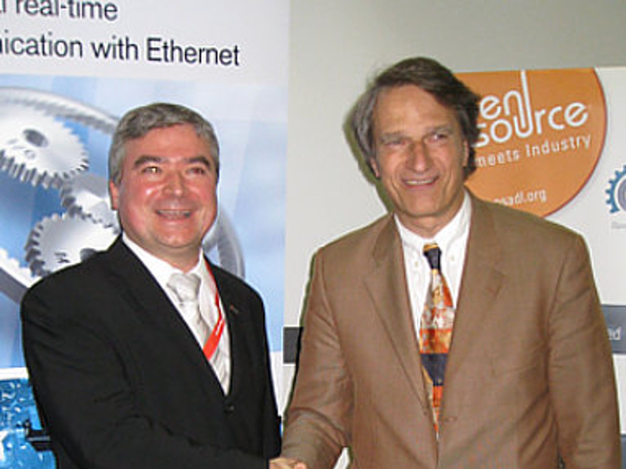 Peter Lutz (l.), Dr. Carsten Emde
