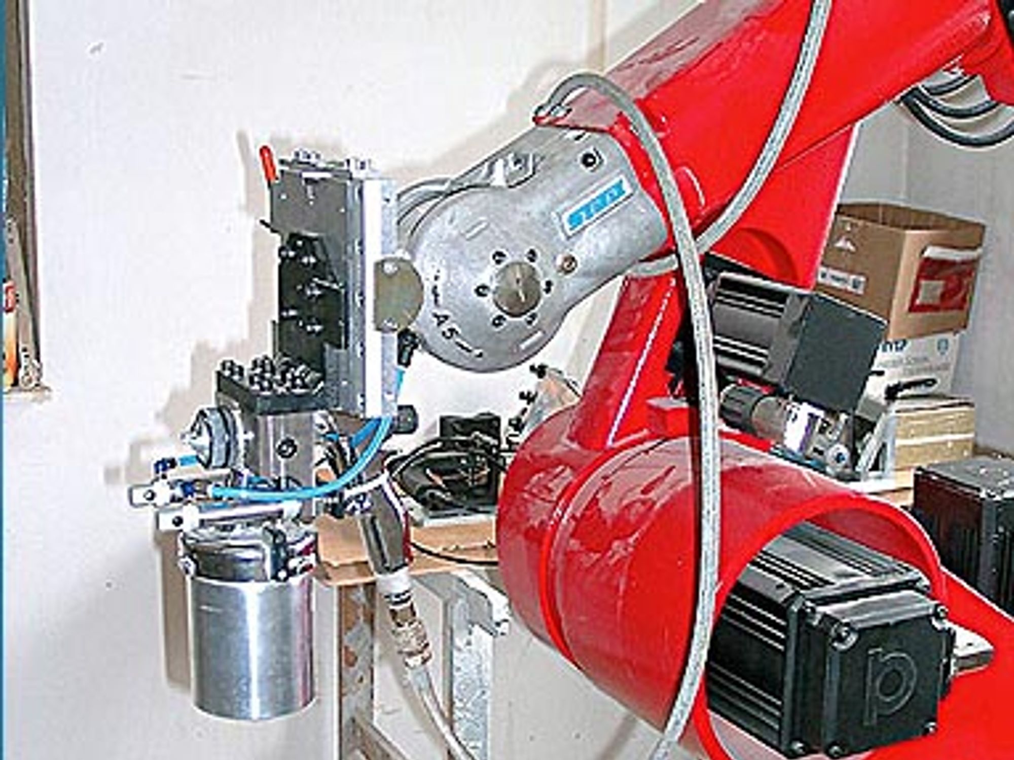 Reis Robotics: Assistent in der Schreinerei