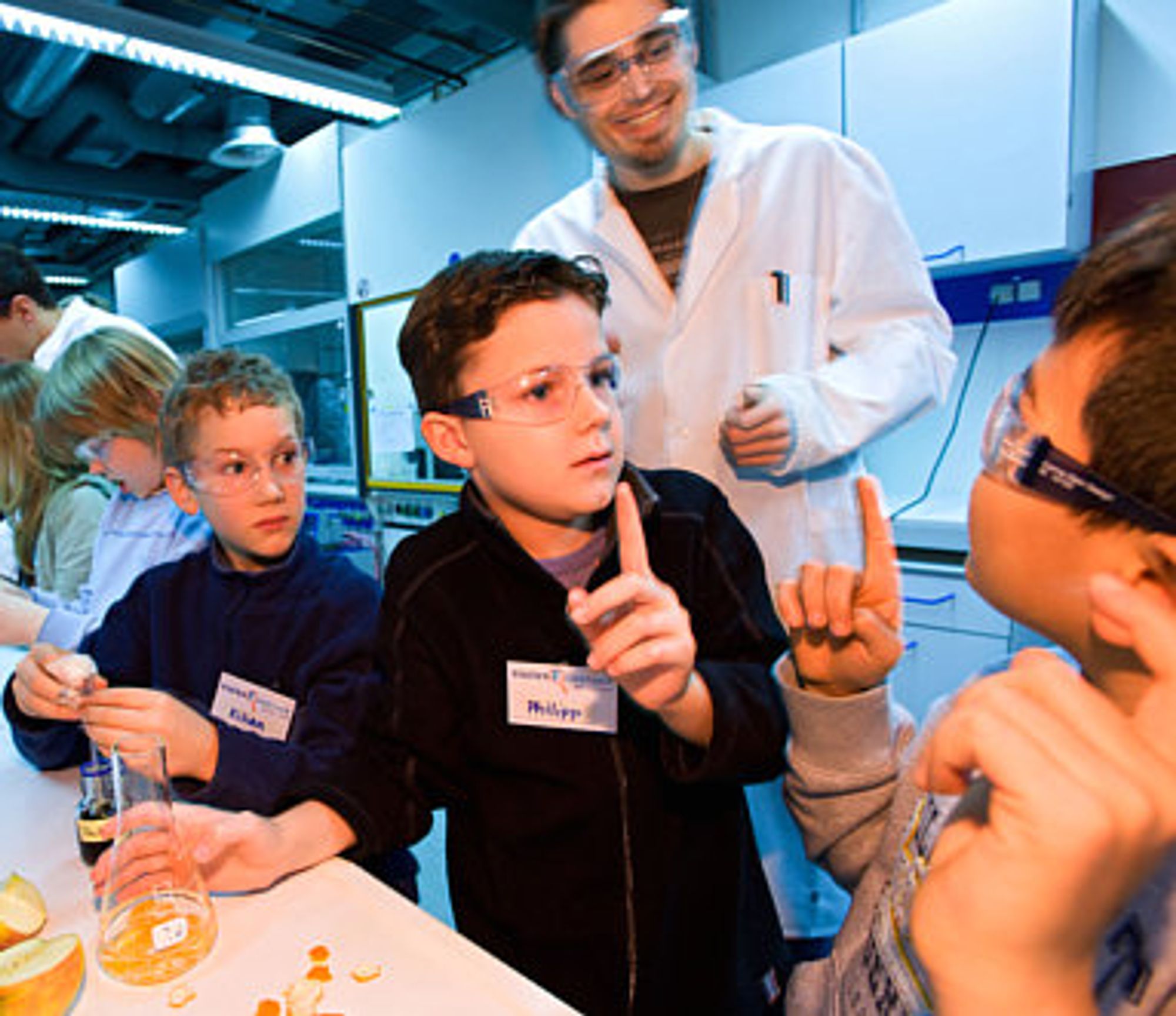 Fotoausstellung „Deutsche Technikstraße”œ, Technische Universität Hamburg-Harburg, Kinderforscher Fotoausstellung „Deutsche Technikstraße”œ, Technische Universität Hamburg-Harburg, Kinderforscher