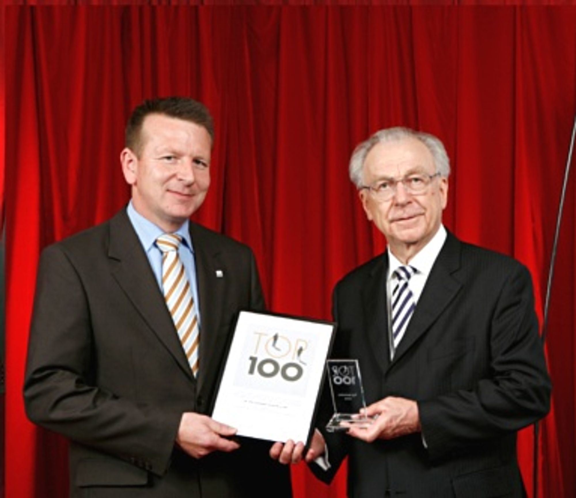 Dr. Thomas Bertolini, Prof. Dr. Lothar Späth (v.l.n.r.) Dr. Thomas Bertolini, Prof. Dr. Lothar Späth (v.l.n.r.)
