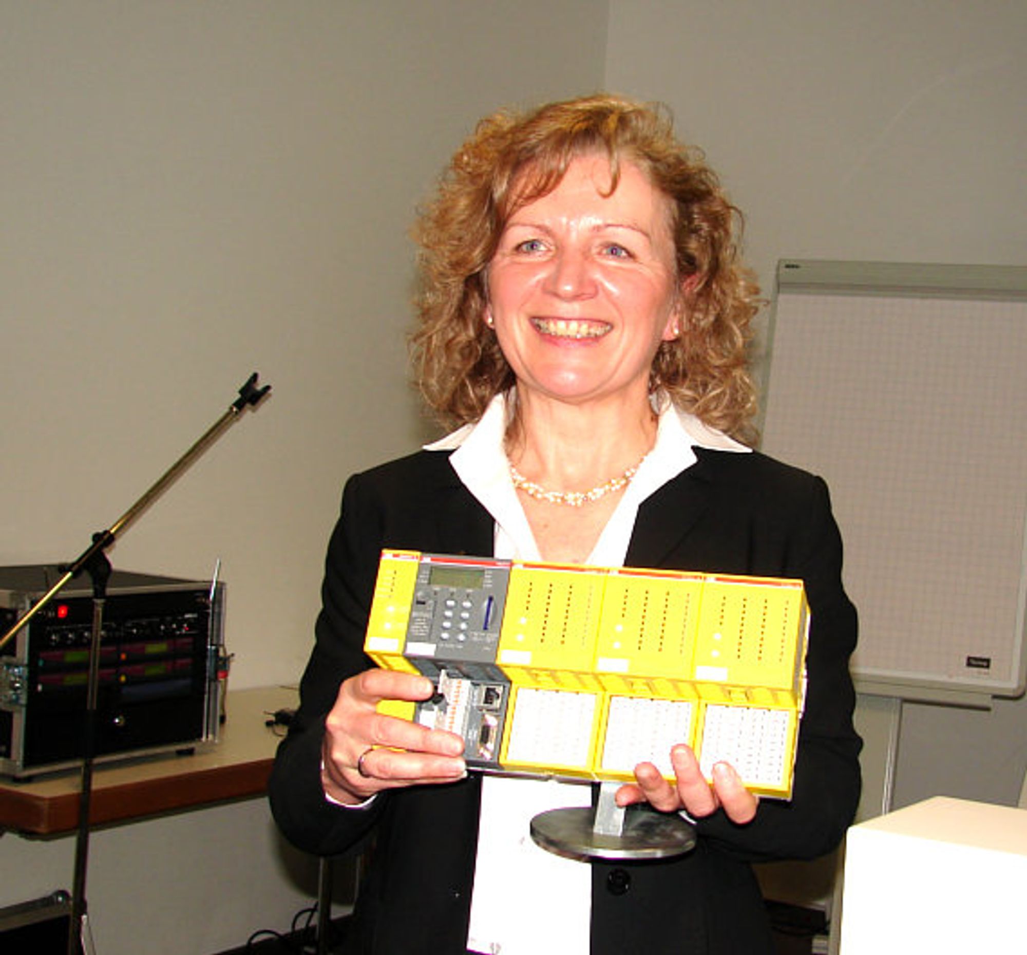 Rita Stockmann-Fuchs mit Safety-SPS AC500-S