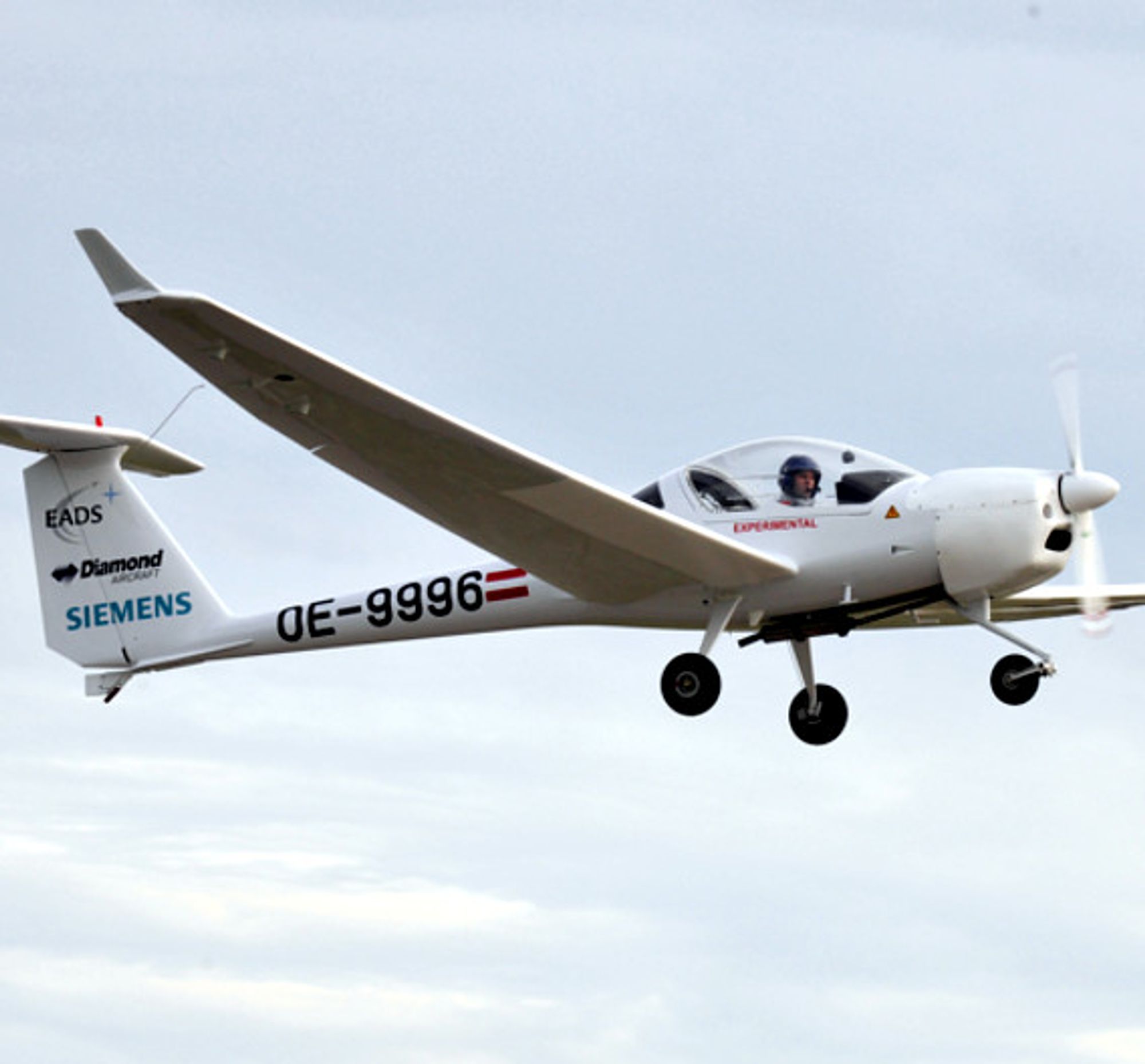 9 Siemens, EADS, serial hybrid aircraft
