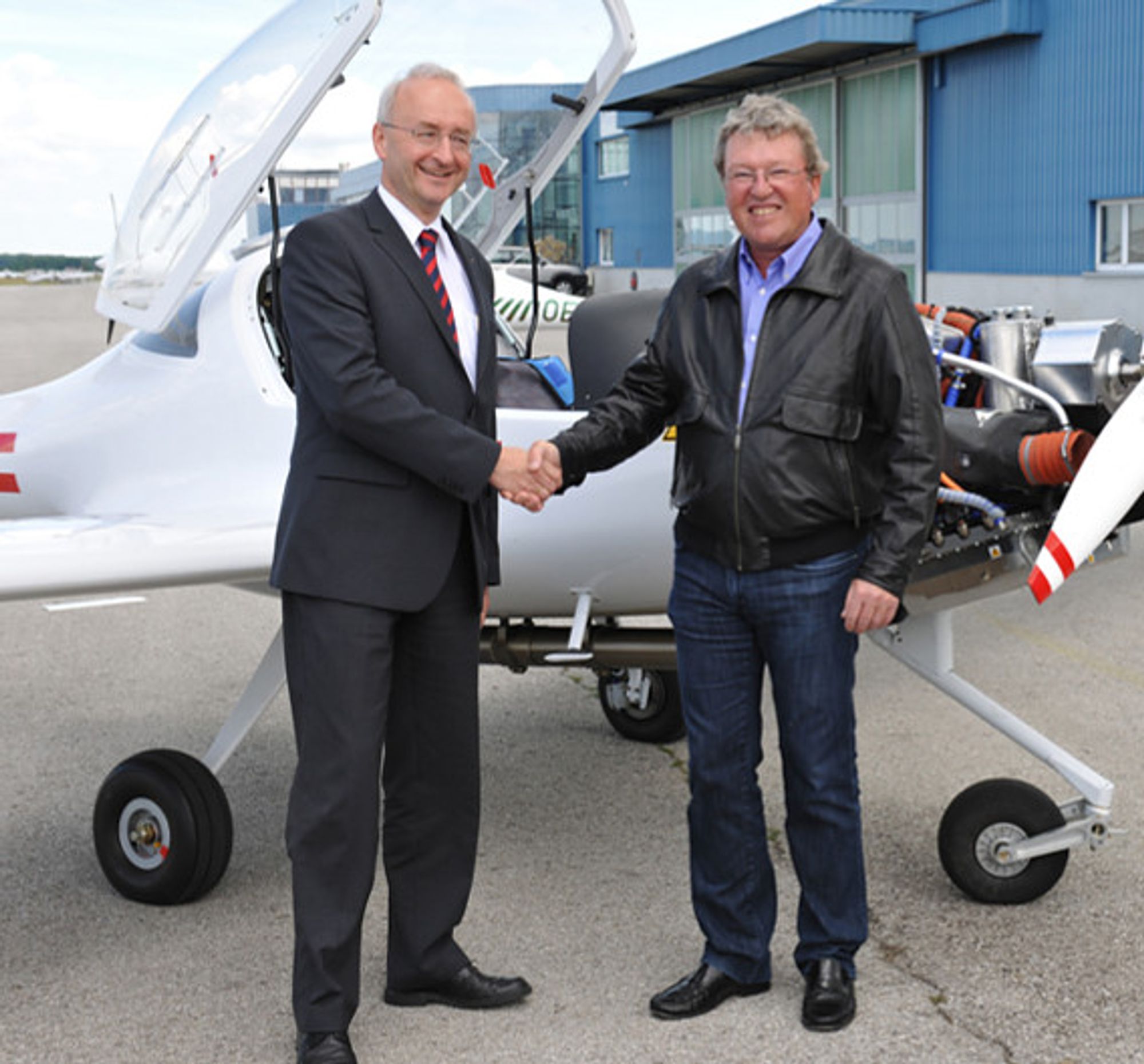 10 Siemens, EADS, serial hybrid aircraft