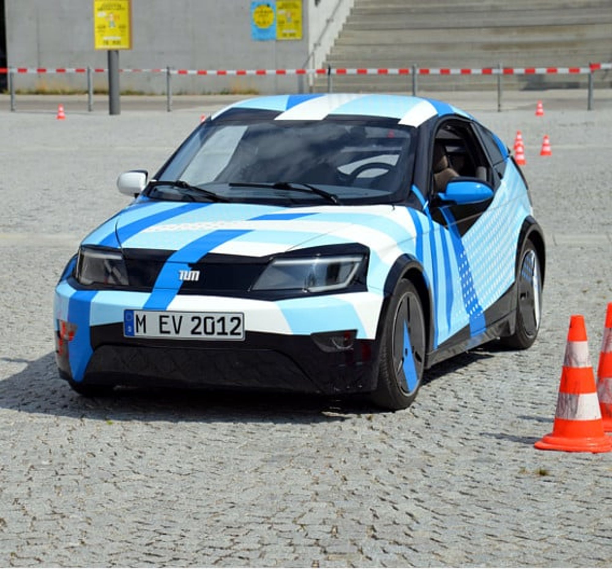 TU München, teleoperiertes Fahren, Projekt Visio M, Unterwegs auf dem Uni Vorplatz, Andreas Battenberg