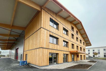 Das neue Büro der Zimmerei Frank von außen (Fotos: Schlosser Planprojekt GmbH & Co. KG)