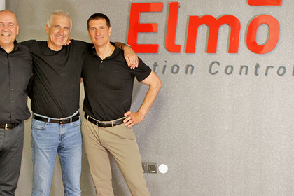 Dr. Steffen Haack (Vorstandsvorsitzender Bosch Rexroth, links), Thomas Fechner (Leiter des Bosch Rexroth Produktbereichs Automation and Electrification Solutions, rechts) und Haim Monhait (Gründer und Inhaber von Elmo Motion Control, Mitte). Dr. Steffen Haack (Vorstandsvorsitzender Bosch Rexroth, links), Thomas Fechner (Leiter des Bosch Rexroth Produktbereichs Automation and Electrification Solutions, rechts) und Haim Monhait (Gründer und Inhaber von Elmo Motion Control, Mitte).