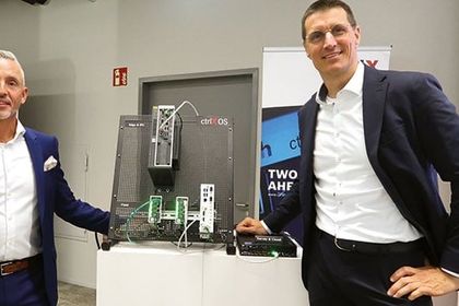 Steffen Winkler, Vertriebsleiter (v.l.nr.) und Thomas Fechner, Senior Vice President der Business Unit Automation & Electrification Solutions bei Bosch Rexroth Steffen Winkler, Vertriebsleiter (v.l.nr.) und Thomas Fechner, Senior Vice President der Business Unit Automation & Electrification Solutions bei Bosch Rexroth