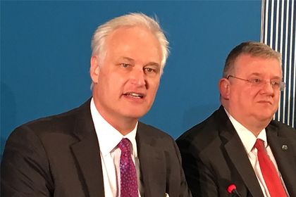 Carl Martin Welcker und Thilo Brodtmann auf der Hannover Messe 2019 Carl Martin Welcker und Thilo Brodtmann auf der Hannover Messe 2019