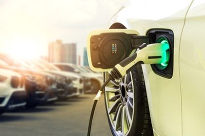 Electric car charging, Fotolia, Nischaporn