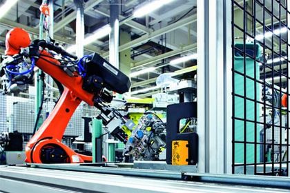 Intelligent sensors are used for position monitoring in human-robot cooperation