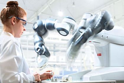 ABBs kollaborativer Zweiarm-Roboter YuMi wurde von der IEEE und der IFR mit der IERA Auszeichnung prämiert. ABBs kollaborativer Zweiarm-Roboter YuMi wurde von der IEEE und der IFR mit der IERA Auszeichnung prämiert.
