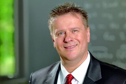 S&T Hannes Niederhauser