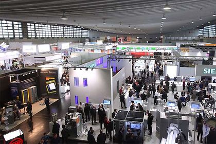 Messebesucher auf der elektrotechnik 2015.jpg.html Messebesucher auf der elektrotechnik 2015.jpg.html