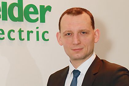 Andrzej Okoniewski von Schneider Pro-face bei Schneider Electric Andrzej Okoniewski von Schneider Pro-face bei Schneider Electric