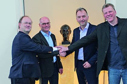 (from left to right): Frank Maier (Lenze), Edgar Schüber (Logicline), Christoph Ranze (Encoway) and Klaas Nebuhr (Encoway) (from left to right): Frank Maier (Lenze), Edgar Schüber (Logicline), Christoph Ranze (Encoway) and Klaas Nebuhr (Encoway)
