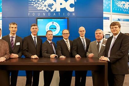 Ziehen gemeinsam am OPC-Strang