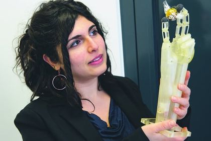 Künstliche Hand aus Formgedächtnis-Draht, Uni Saarland Künstliche Hand aus Formgedächtnis-Draht, Uni Saarland