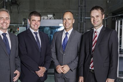Gruppenbild im Applikationszentrum Industrie 4.0