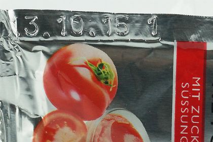 Optischer Verpackungscheck von Ketchuptütchen Optischer Verpackungscheck von Ketchuptütchen