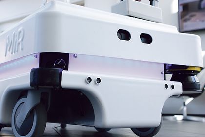 Mobiler Roboter MiR100 von Mobile Industrial Robots Mobiler Roboter MiR100 von Mobile Industrial Robots