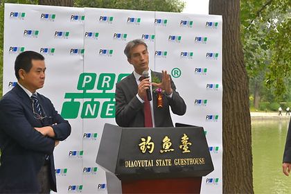 Karsten Schneider, Vorstandsvorsitzender von PI, in China Karsten Schneider, Vorstandsvorsitzender von PI, in China