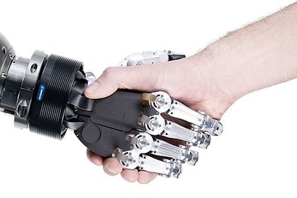 Mechatronische 5 Finger Greifhand Schunk SVH von Schunk Mechatronische 5 Finger Greifhand Schunk SVH von Schunk