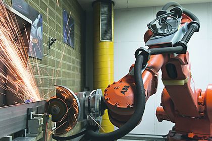 Roboter mit Funktionspaket Force Control von ABB Roboter mit Funktionspaket Force Control von ABB