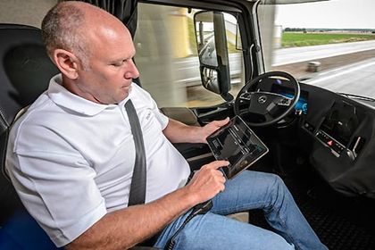 Selbstfahrender Future Truck 2025 von Daimler Benz Selbstfahrender Future Truck 2025 von Daimler Benz