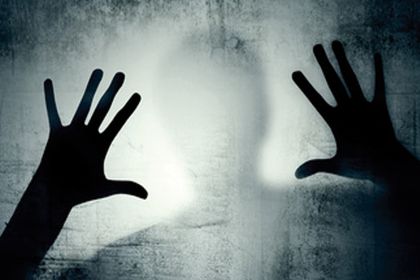 Cyberkriminalität – eine neue Dimension für die Schattengestalten. Cyberkriminalität – eine neue Dimension für die Schattengestalten.