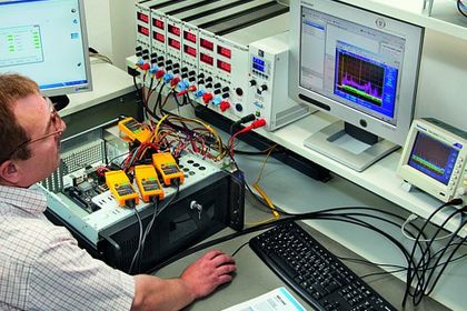 Bicker, Mainboard und Netzteil passgenau konfiguriert Bicker, Mainboard und Netzteil passgenau konfiguriert
