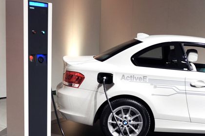 BMW ActiveE an Ladesäule BMW ActiveE an Ladesäule