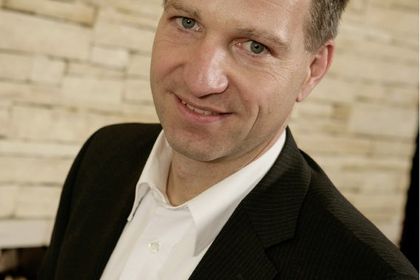 Guido Brüning, Firma Hy-Line