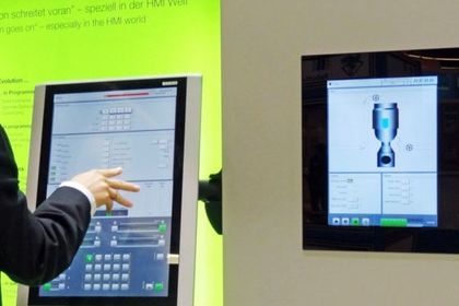 Multitouch-Bedienpanel mit Haptik-Elementen Firma Keba