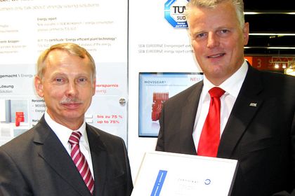 Hans Sondermann (r.) Hans Sondermann (r.)