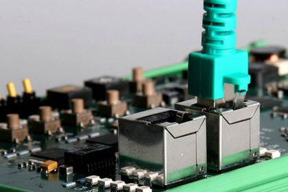 Board mit Ethernet-Anschlüssen Board mit Ethernet-Anschlüssen