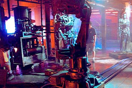ABB, Roboter im Film Terminator: Die Erlösung, Filmausschnitt ABB, Roboter im Film Terminator: Die Erlösung, Filmausschnitt
