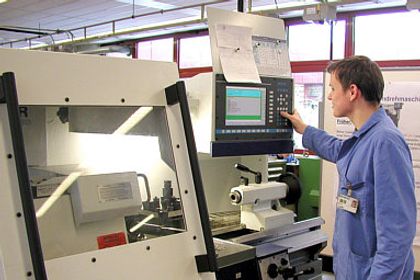 CNC-Steuerungen: EMO 2009: Siemens kündigt neue Sinumerik-Baureihe an CNC-Steuerungen: EMO 2009: Siemens kündigt neue Sinumerik-Baureihe an