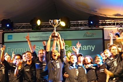 Siegerteam 2009: Universität Stuttgart Siegerteam 2009: Universität Stuttgart